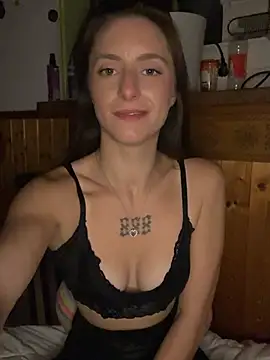 TeenLeonie18