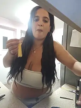 Busty-BrielleXX webcam