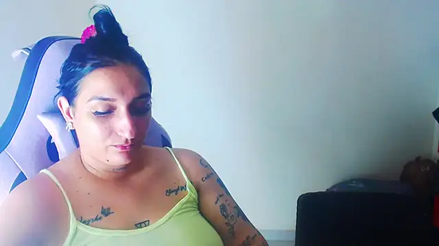 liz_dirty live cam on StripChat