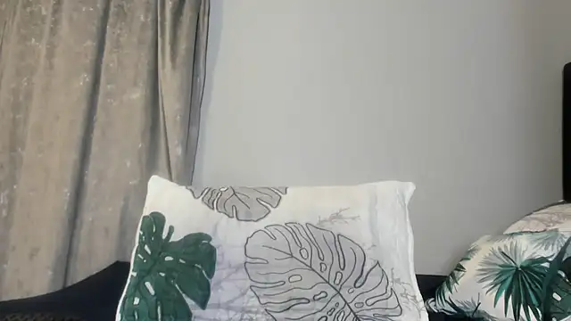 ConnieSmall24 live cam on StripChat