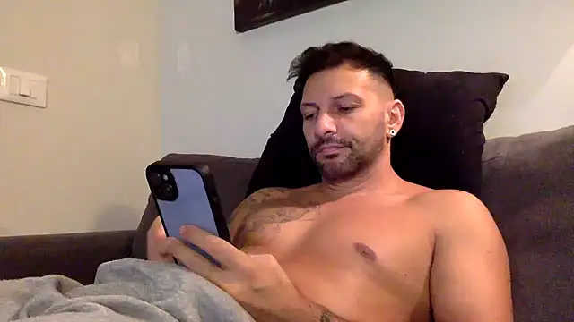 goroasroma90 live cam on StripChat
