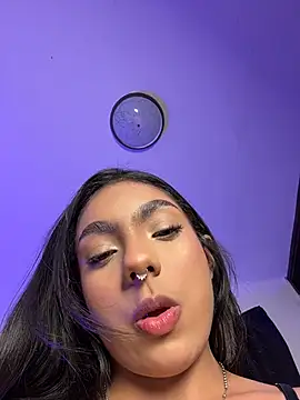 Caro_oaks live cam on StripChat