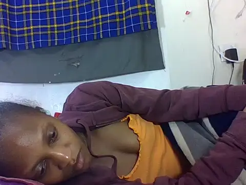 yummyqueenk live cam on StripChat