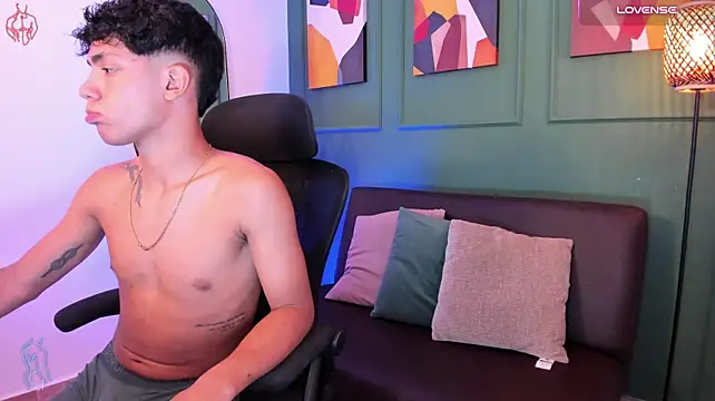 Naughty_BoyW