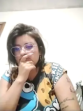BlondeMilf69 live cam on StripChat