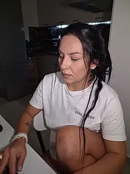 hot-babygirl live cam on StripChat