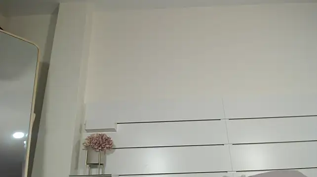 MiaBallard live cam on StripChat