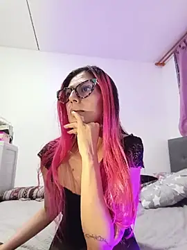 Izelle_Morningstar live cam on StripChat
