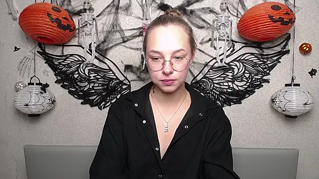 SteshaGlass live cam on StripChat