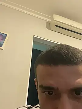 Ivis1999 live cam on StripChat