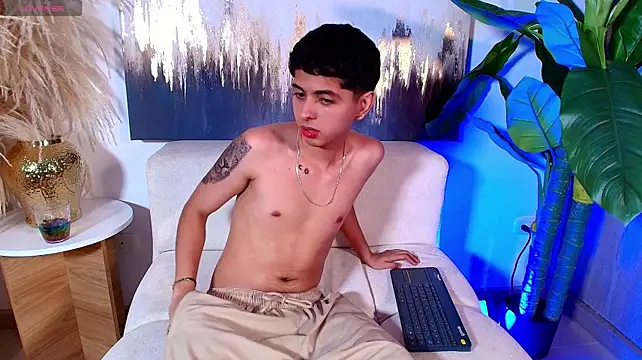 CGomez_ live cam on StripChat