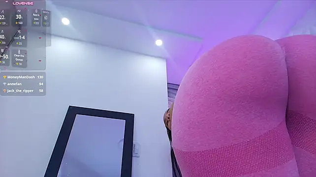 Lucyybelle_ live cam on StripChat