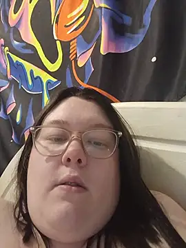 Sexycurvyemilyy