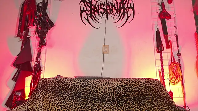 irregular_fetish_ live cam on StripChat