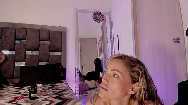 daiila_jonnes live cam on StripChat