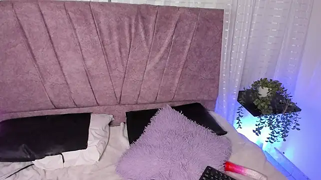 Sophia-Martinez01 live cam on StripChat