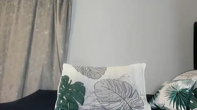 ConnieSmall24 live cam on StripChat