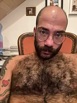 Hairy_young live cam on StripChat