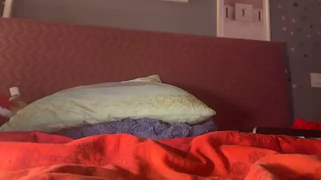 KiraRebyt live sex cam