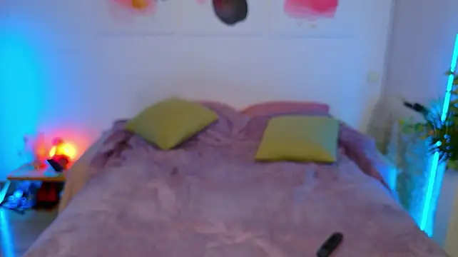 Ariana_Petite