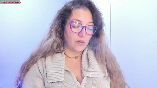 Naty_Mature_ live cam on StripChat
