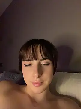 MikaScarlet live webcam