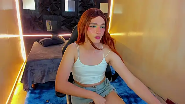 EmmaHiltton live cam on StripChat