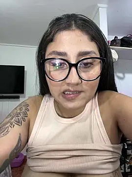 croftsmila (F young) - Fingers pussy make me wet