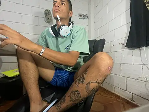 Max_TheHorseDick