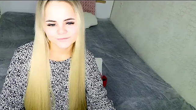lovely-eyes live cam on StripChat