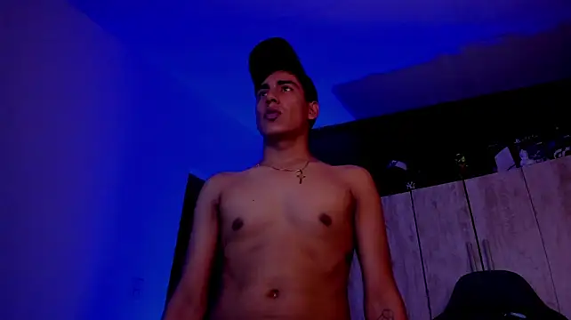 dominicfrost live cam on StripChat
