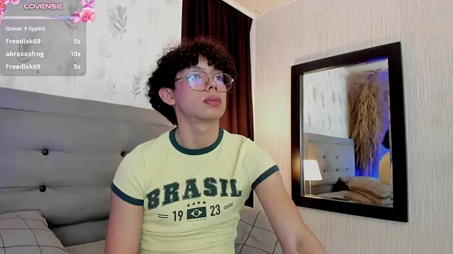 liam_twiink live cam on StripChat