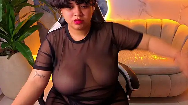 Scarleett_Tx live cam on StripChat