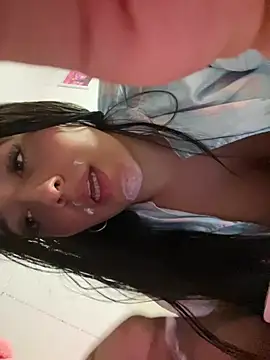 ManuelaSomer live cam on StripChat