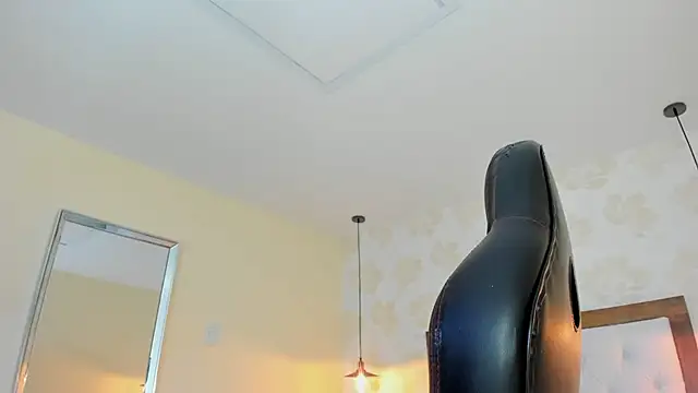 IRISCLARK1 live cam on StripChat