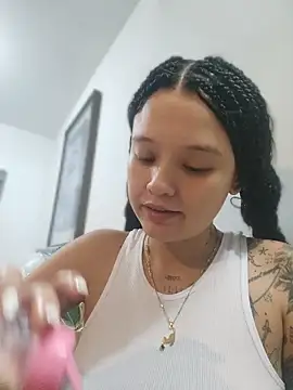 LorenRosse live cam on StripChat