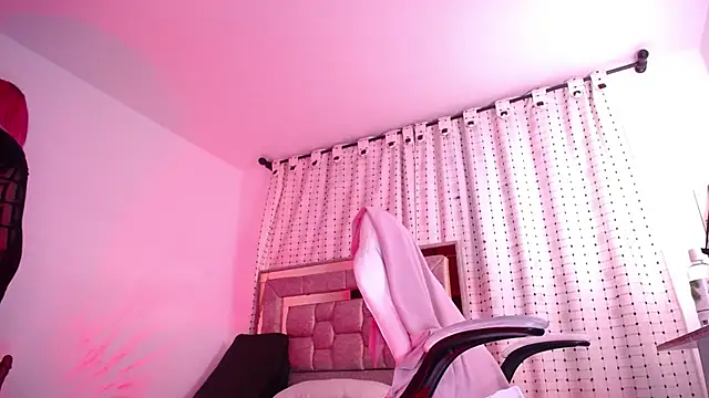 salomecastro_ live cam on StripChat