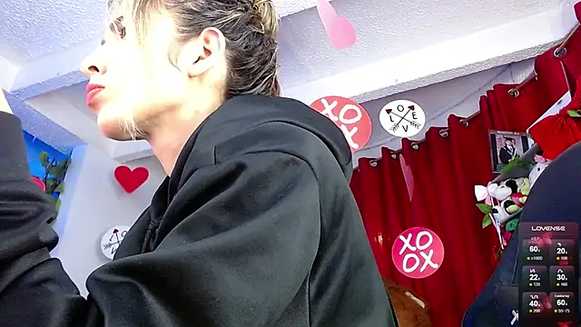 Niky_777 live cam on StripChat