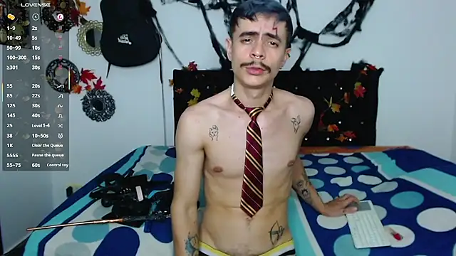 PaleVibes live cam on StripChat