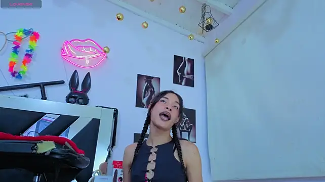 karla_slut_dirty live cam on StripChat