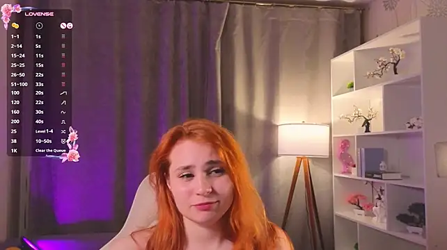 Fish_in_tapki live cam on StripChat