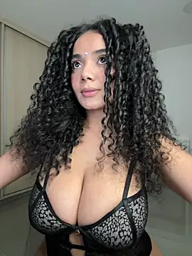 curlyierr (F young) - UNDRESS AND GET NAKED
