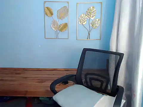 Natsboii live cam on StripChat