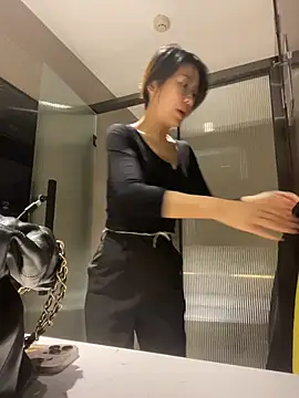 Zoe-520 live webcam