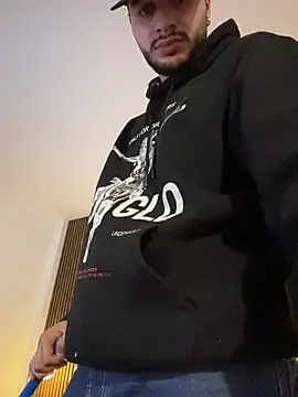 AmadeoWild live cam on StripChat