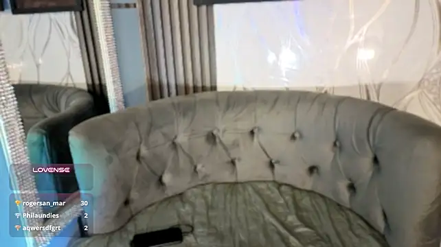 shikimori_ live cam on StripChat