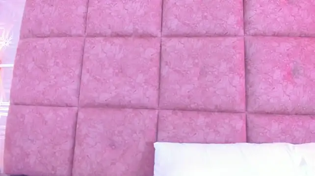 LilyRoxi live cam on StripChat