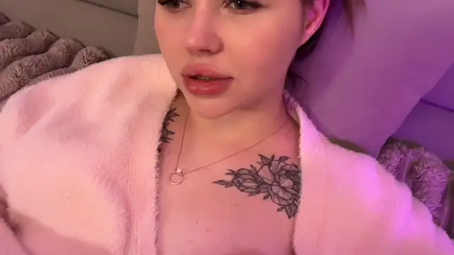 AlmaryKim live cam