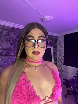 camii_raux live cam on StripChat