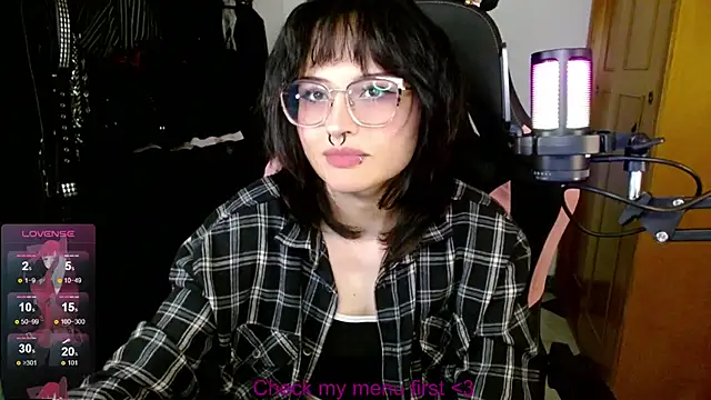 neena_nyx_ live cam on StripChat